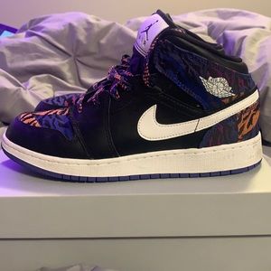 Jordan 1 Black Rush Violet Mid’s